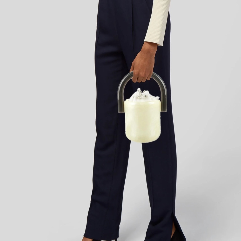 Cult Gaia Olivia bucket bag in Pearl 🦪